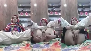 Desi MMS Of Muslim Girl Fingering Her Thirsty Pussy